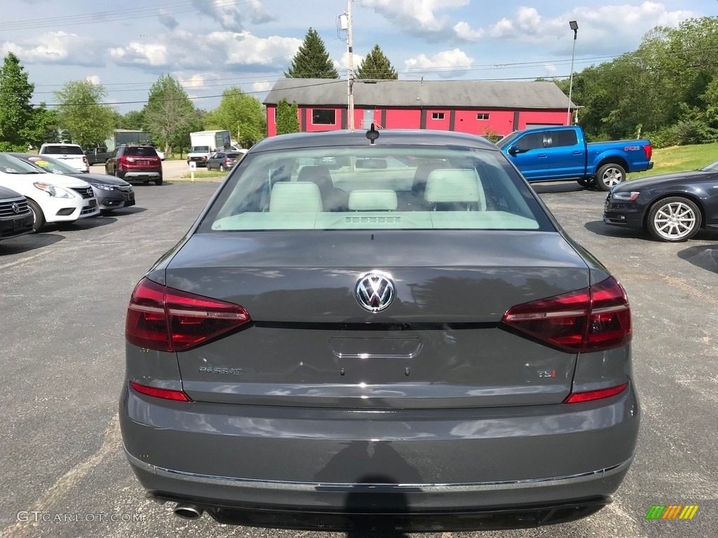 2017 Passat R-Line Sedan - Urano Gray / Moonrock Gray photo #7