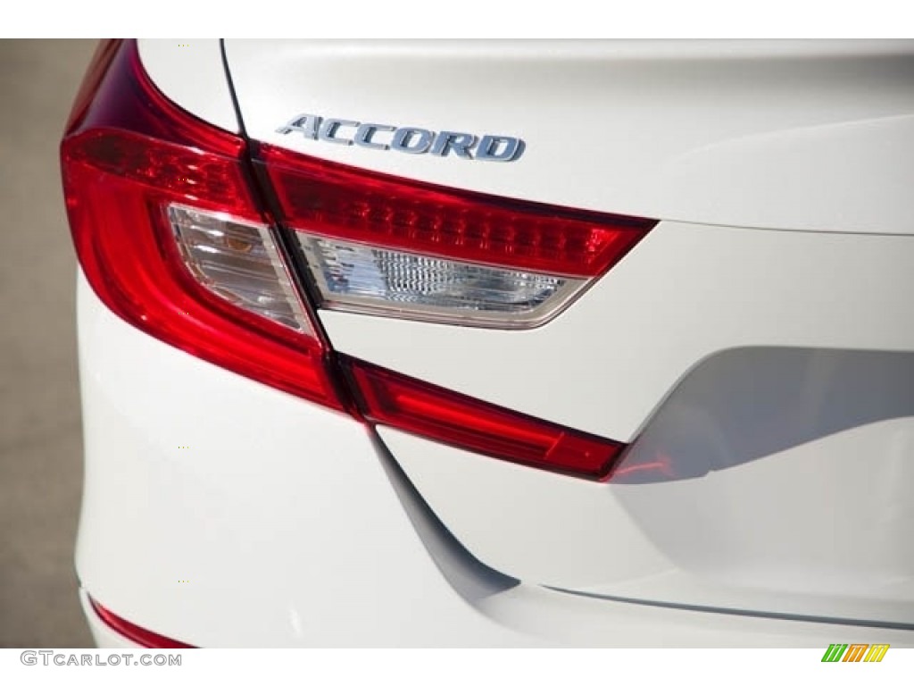 2021 Accord Touring - Platinum White Pearl / Black photo #6