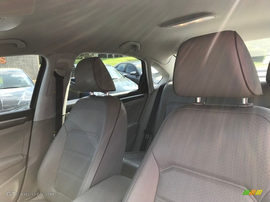 2017 Passat R-Line Sedan - Urano Gray / Moonrock Gray photo #16