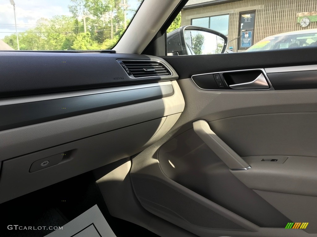 2017 Passat R-Line Sedan - Urano Gray / Moonrock Gray photo #30