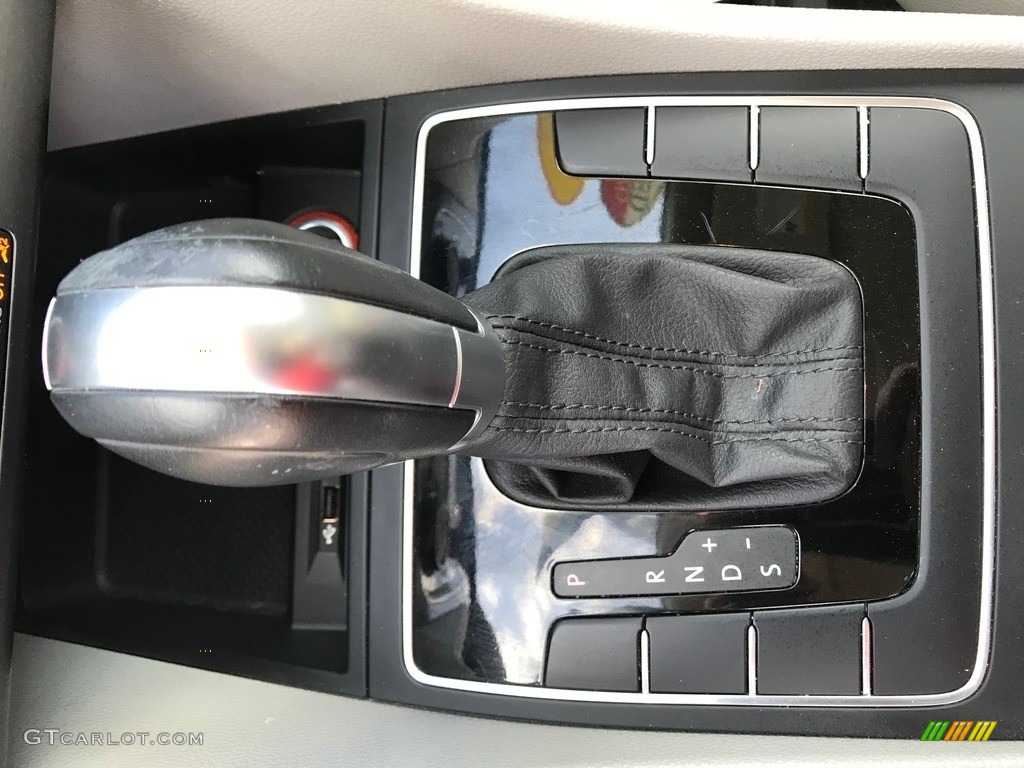 2017 Passat R-Line Sedan - Urano Gray / Moonrock Gray photo #32