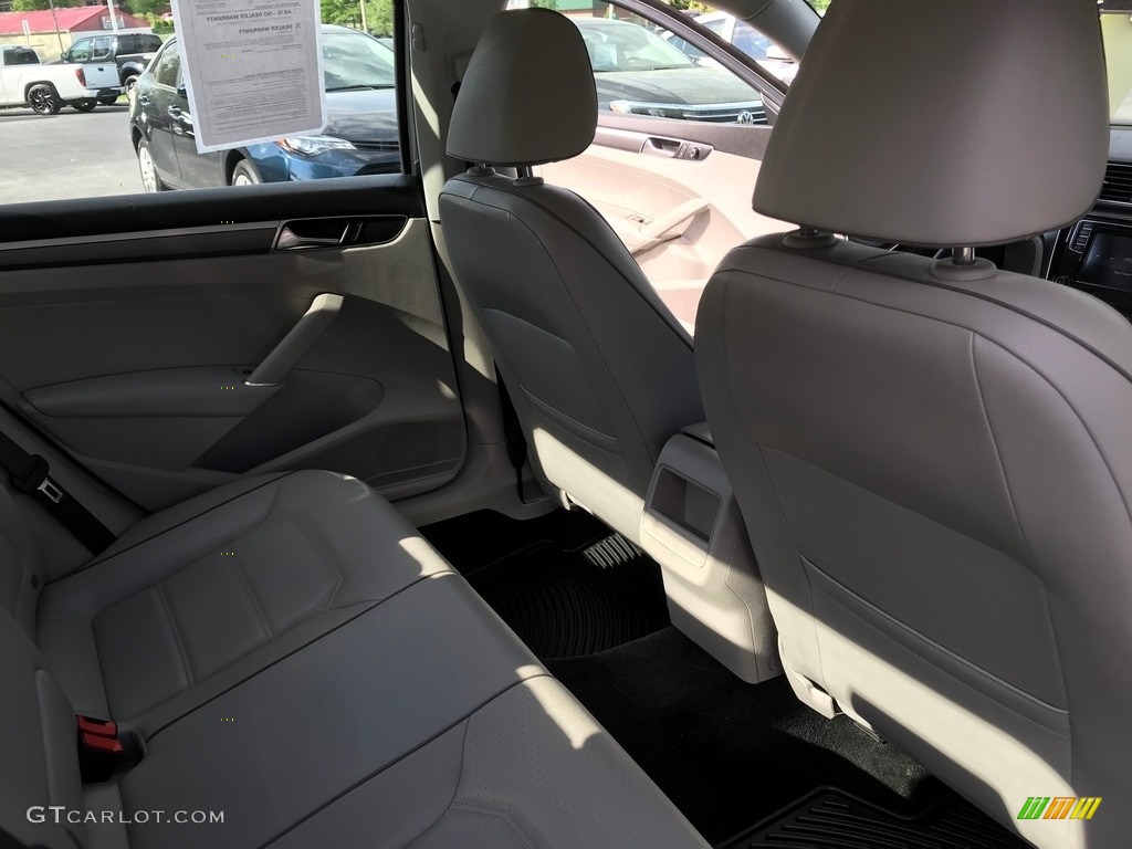 2017 Passat R-Line Sedan - Urano Gray / Moonrock Gray photo #37
