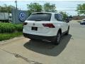 Pure White - Tiguan S 4Motion Photo No. 2