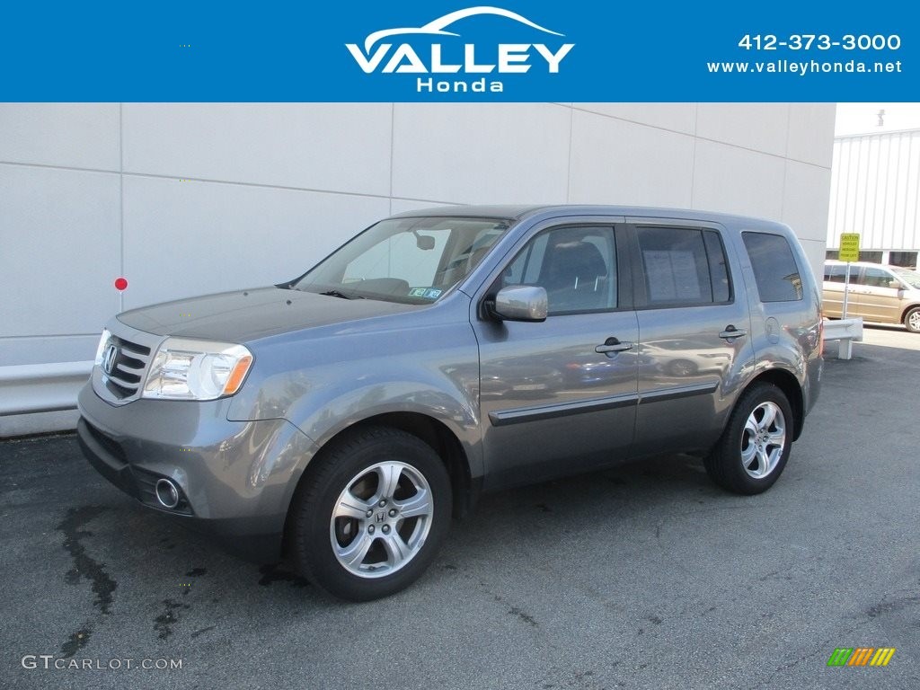 Polished Metal Metallic Honda Pilot