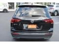 Deep Black Pearl - Tiguan SE Photo No. 8