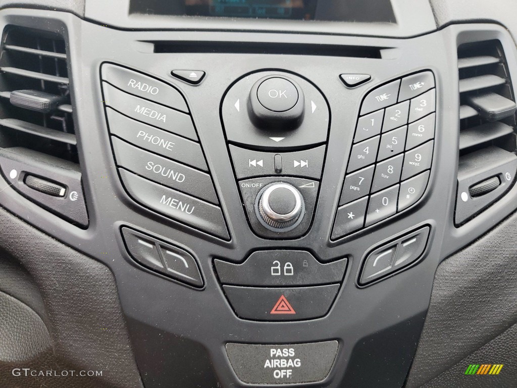 2015 Ford Fiesta S Hatchback Controls Photo #142032391