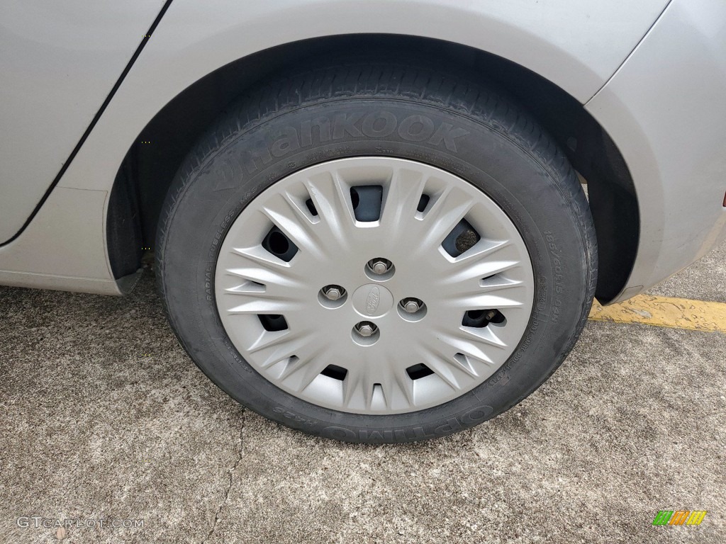 2015 Ford Fiesta S Hatchback Wheel Photos