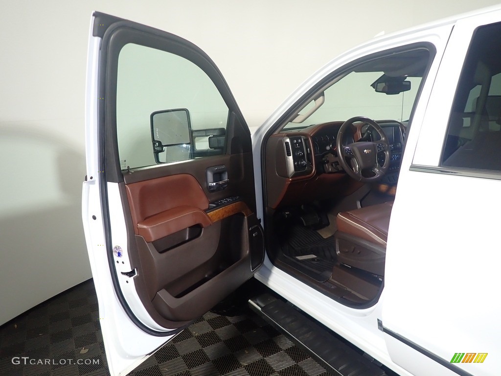 2018 Chevrolet Silverado 3500HD High Country Crew Cab 4x4 High Country Saddle Door Panel Photo #142033714