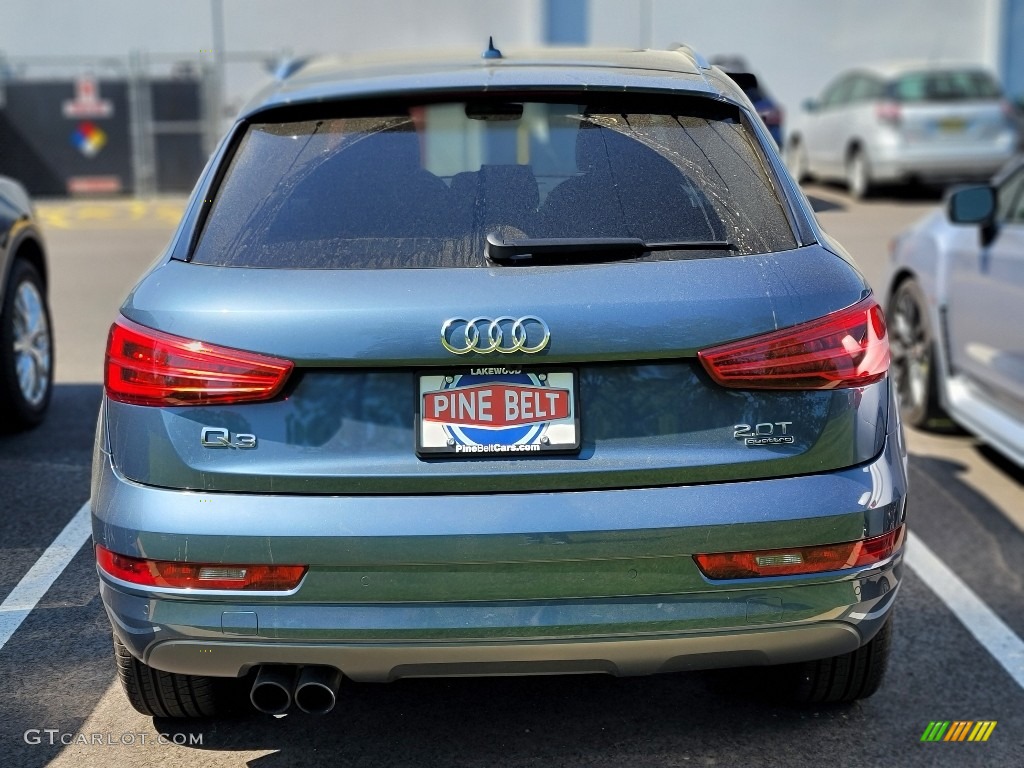 2018 Q3 2.0 TFSI Premium Plus quattro - Utopia Blue Metallic / Black photo #4