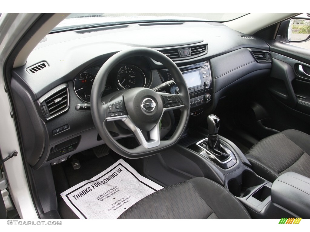 Charcoal Interior 2017 Nissan Rogue S Photo #142040491