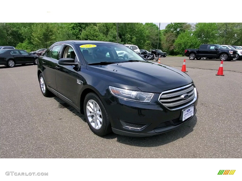 2015 Taurus SE - Tuxedo Black Metallic / Dune photo #1