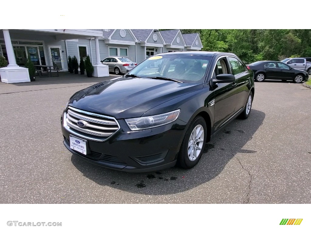 2015 Taurus SE - Tuxedo Black Metallic / Dune photo #3