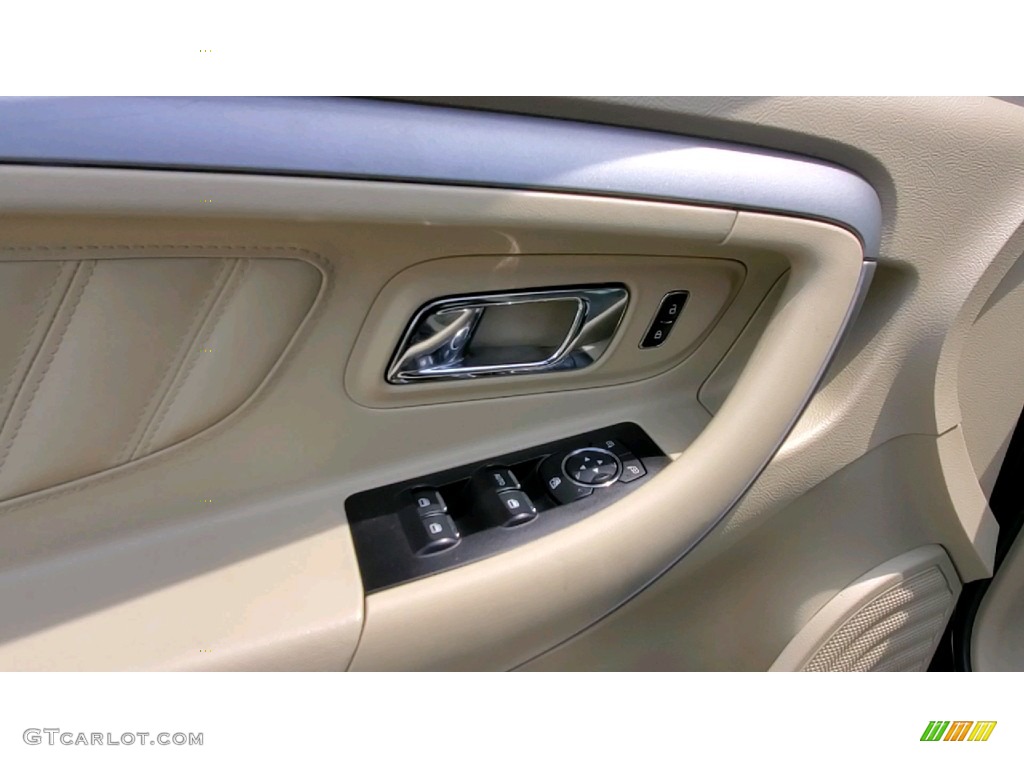 2015 Taurus SE - Tuxedo Black Metallic / Dune photo #12