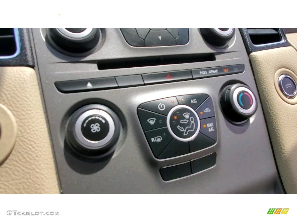 2015 Taurus SE - Tuxedo Black Metallic / Dune photo #15