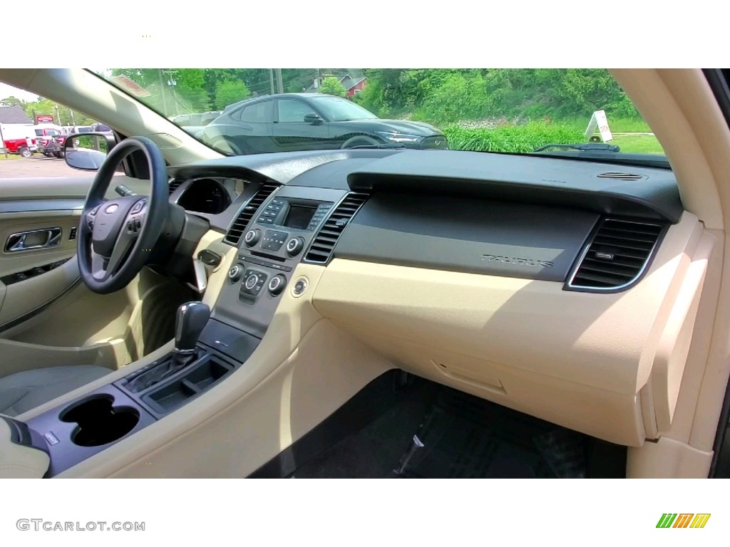 2015 Taurus SE - Tuxedo Black Metallic / Dune photo #24