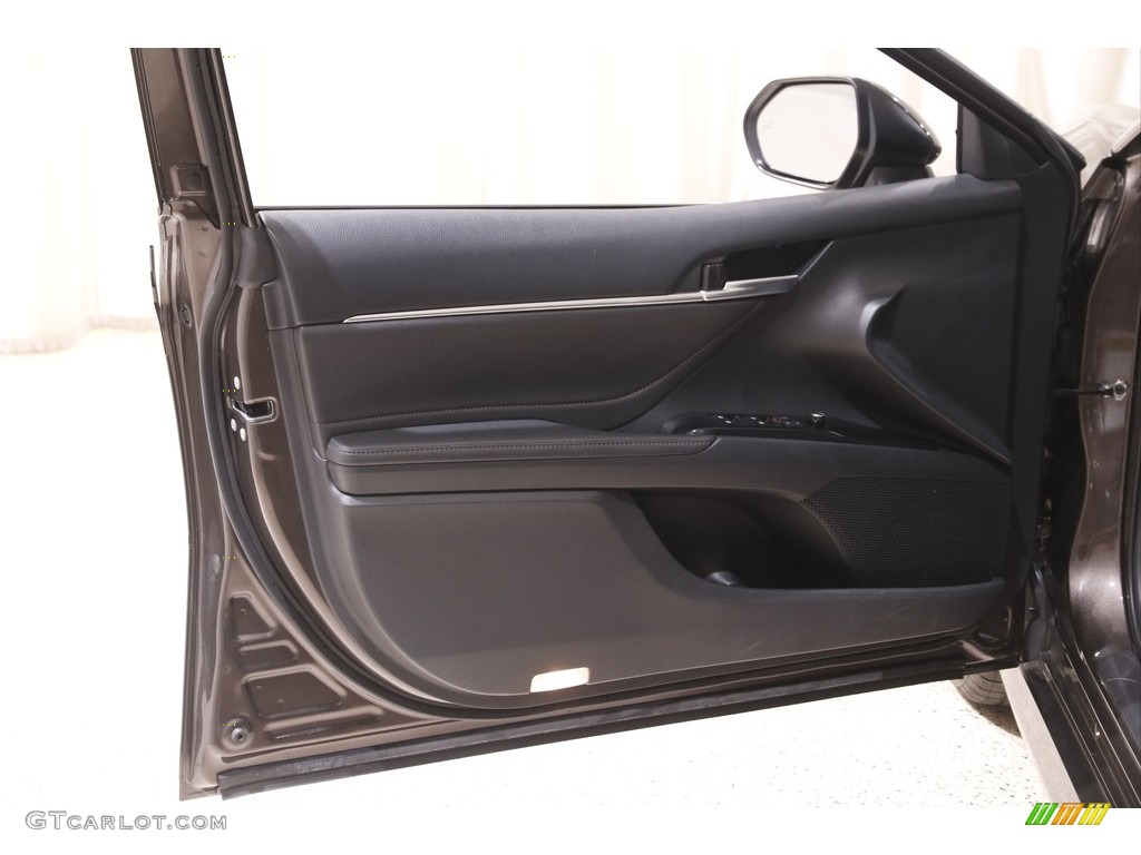 2018 Camry XLE - Brownstone / Black photo #4
