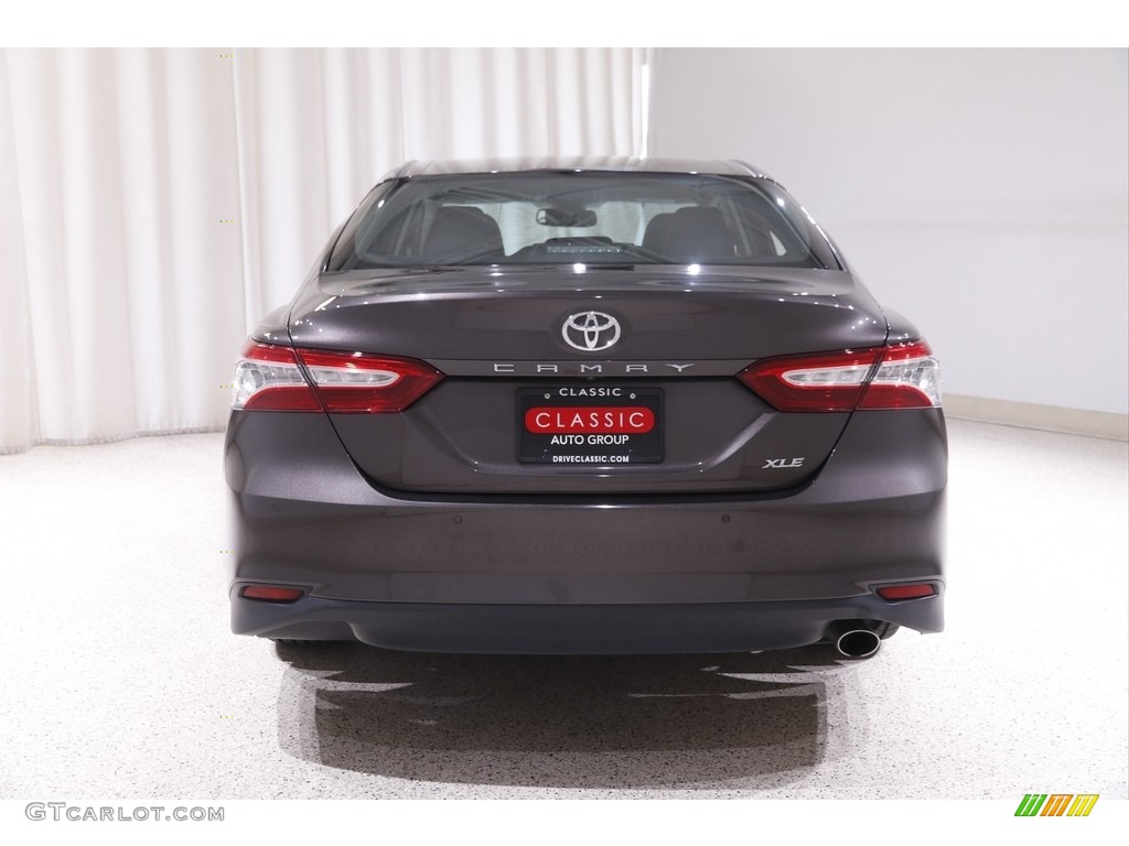 2018 Camry XLE - Brownstone / Black photo #18