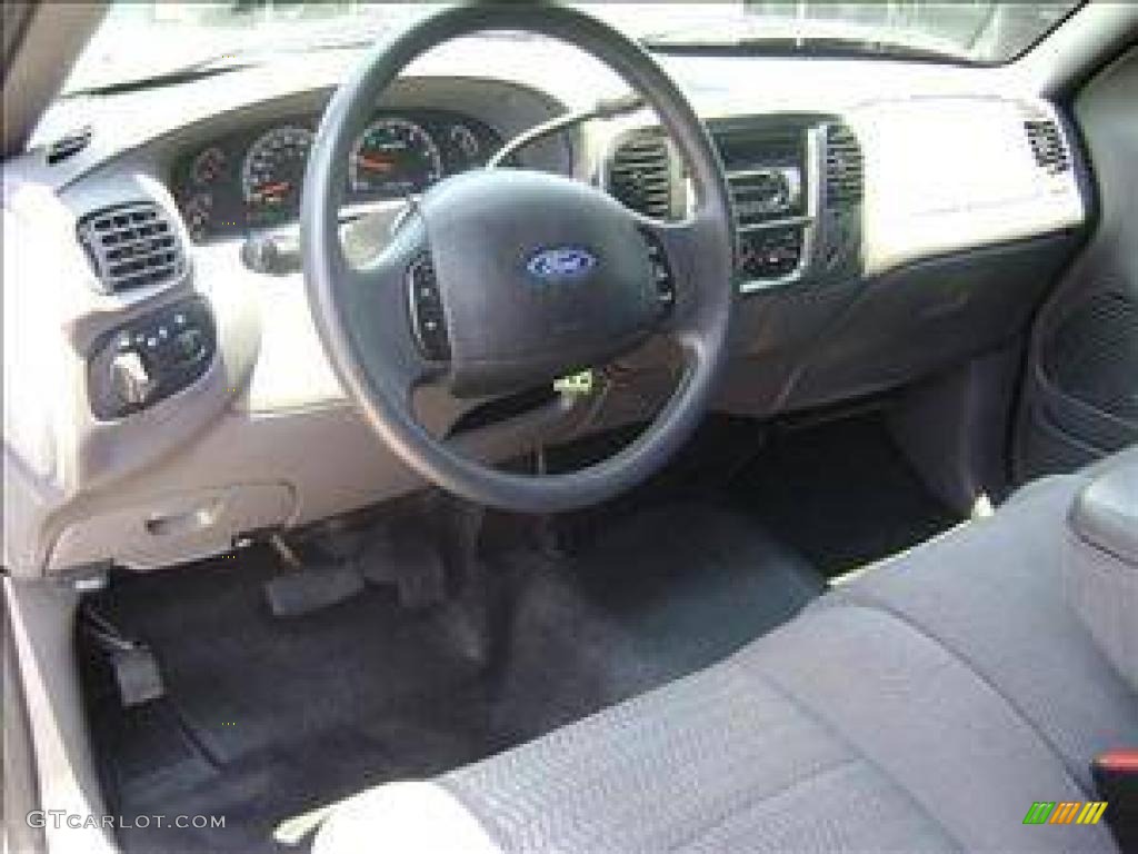 2003 F150 XL SuperCab - Silver Metallic / Dark Graphite Grey photo #6