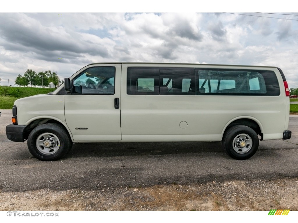 Summit White 2003 Chevrolet Express 3500 Extended Passenger Van Exterior Photo #142046329