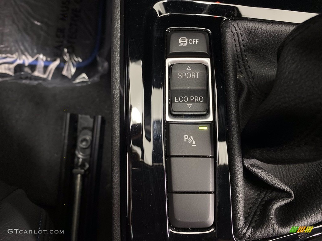 2018 BMW X2 sDrive28i Controls Photo #142047988