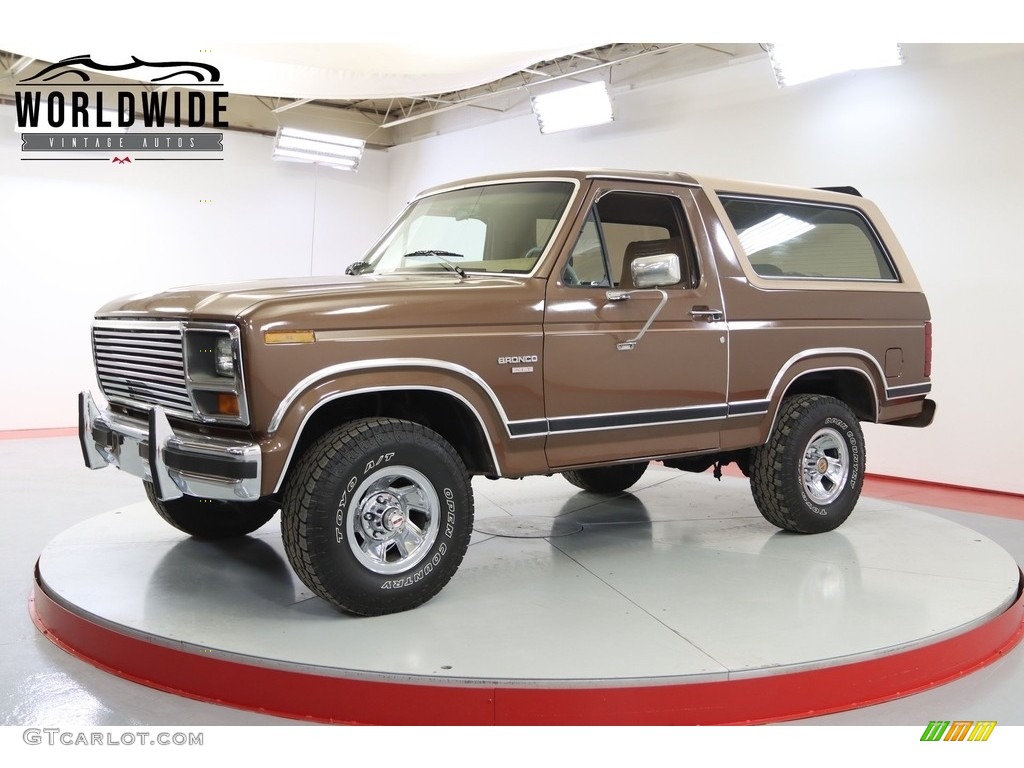 1984 Bronco XLT 4x4 - Medium Desert Tan / Tan photo #26