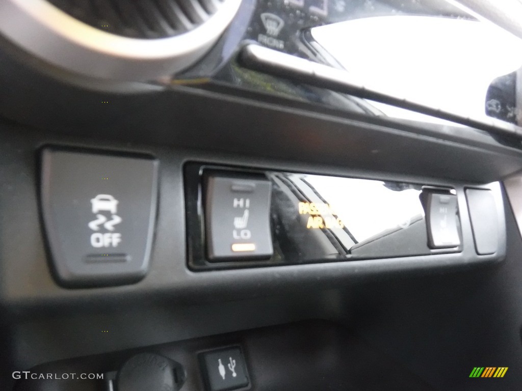 2019 RAV4 Limited AWD - Blizzard White Pearl / Light Gray photo #8