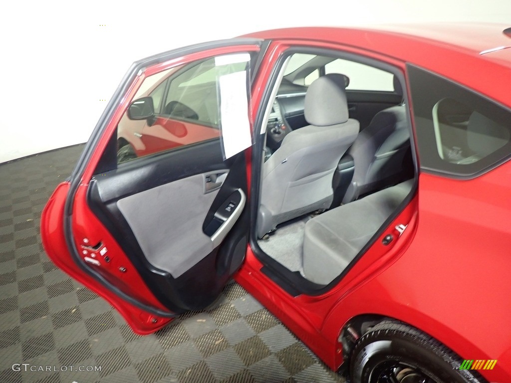 2014 Prius Two Hybrid - Barcelona Red Metallic / Dark Gray photo #32