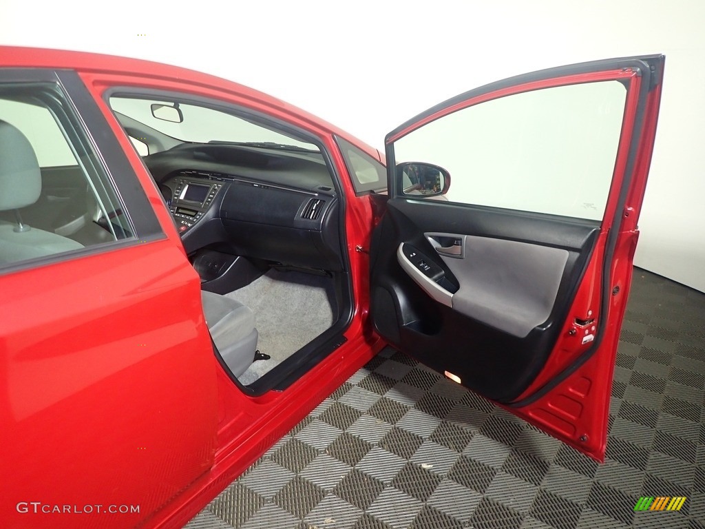 2014 Prius Two Hybrid - Barcelona Red Metallic / Dark Gray photo #36