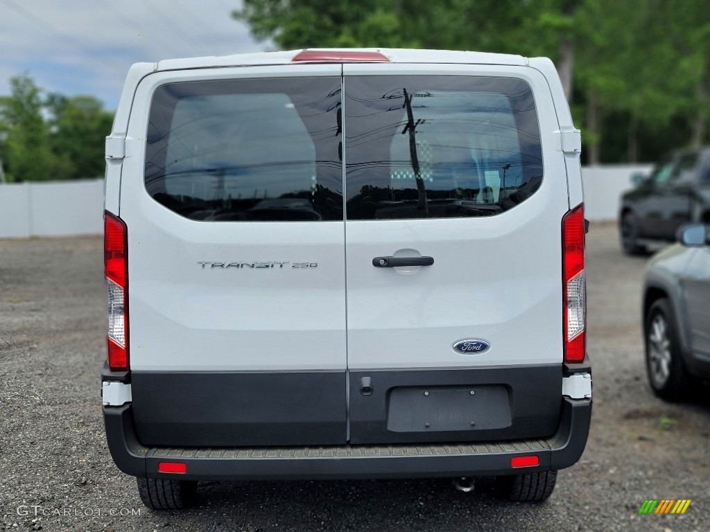 2019 Transit Van 250 LR Regular - Oxford White / Charcoal black photo #5