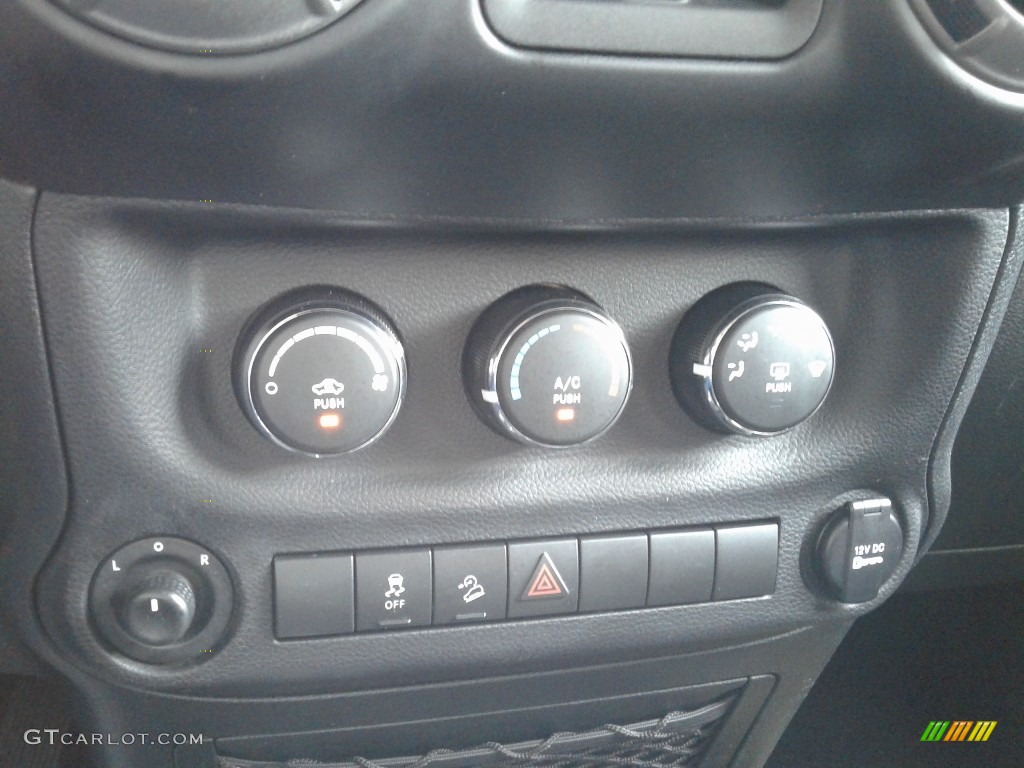 2017 Wrangler Unlimited Sport 4x4 - Bright White / Black photo #21