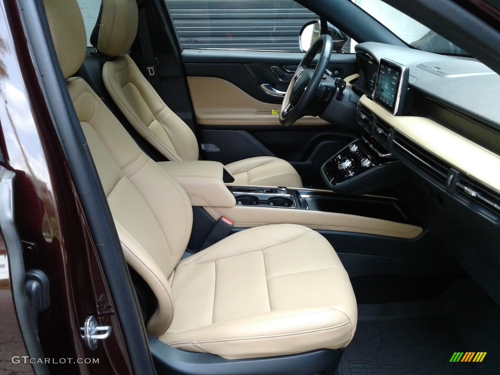 2020 Lincoln Corsair Reserve Front Seat Photos
