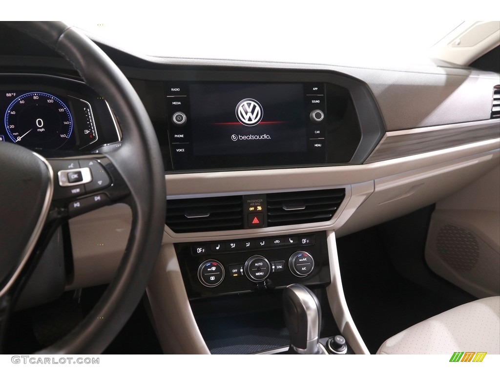 2019 Volkswagen Jetta SEL Controls Photo #142059708