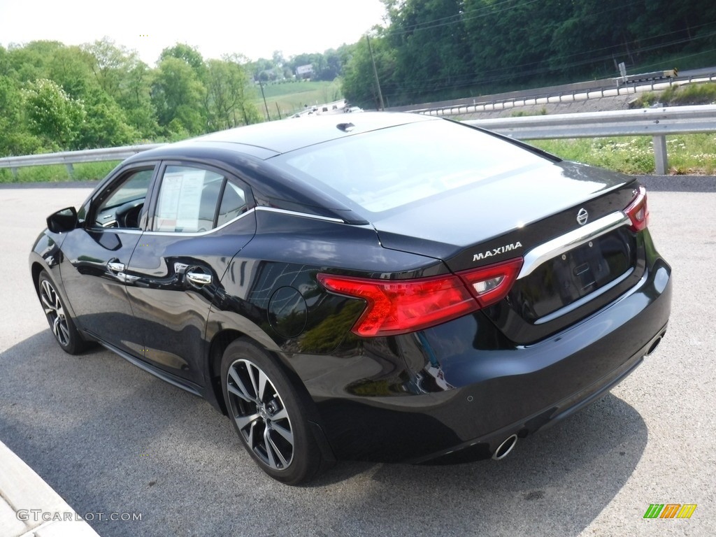 2017 Maxima SL - Super Black / Charcoal photo #15