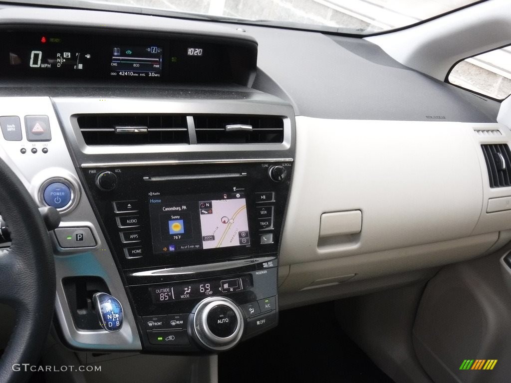 2015 Prius v Four - Sea Glass Pearl / Bisque photo #3