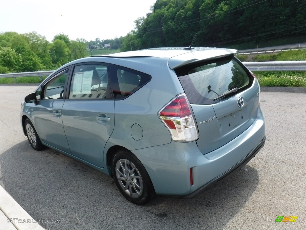2015 Prius v Four - Sea Glass Pearl / Bisque photo #13