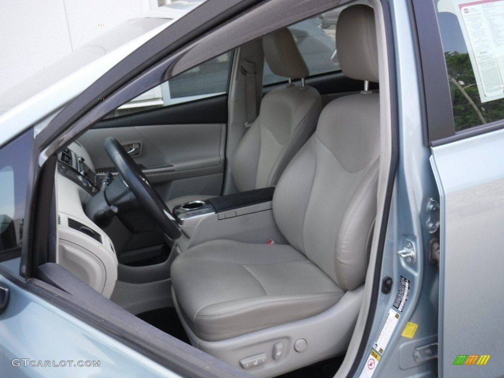 2015 Toyota Prius v Four Front Seat Photos