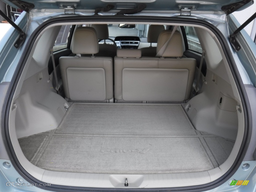 2015 Toyota Prius v Four Trunk Photos