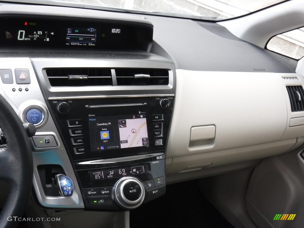 2015 Prius v Four - Sea Glass Pearl / Bisque photo #28
