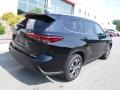 2020 Midnight Black Metallic Toyota Highlander XLE AWD  photo #19