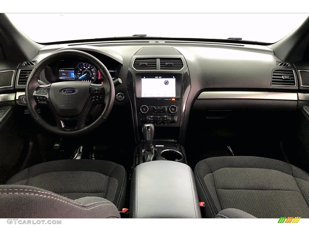 Medium Black Interior 2019 Ford Explorer XLT Photo #142064731