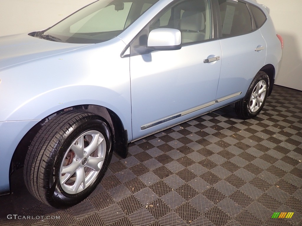 2011 Rogue SV - Gotham Gray Metallic / Gray photo #10