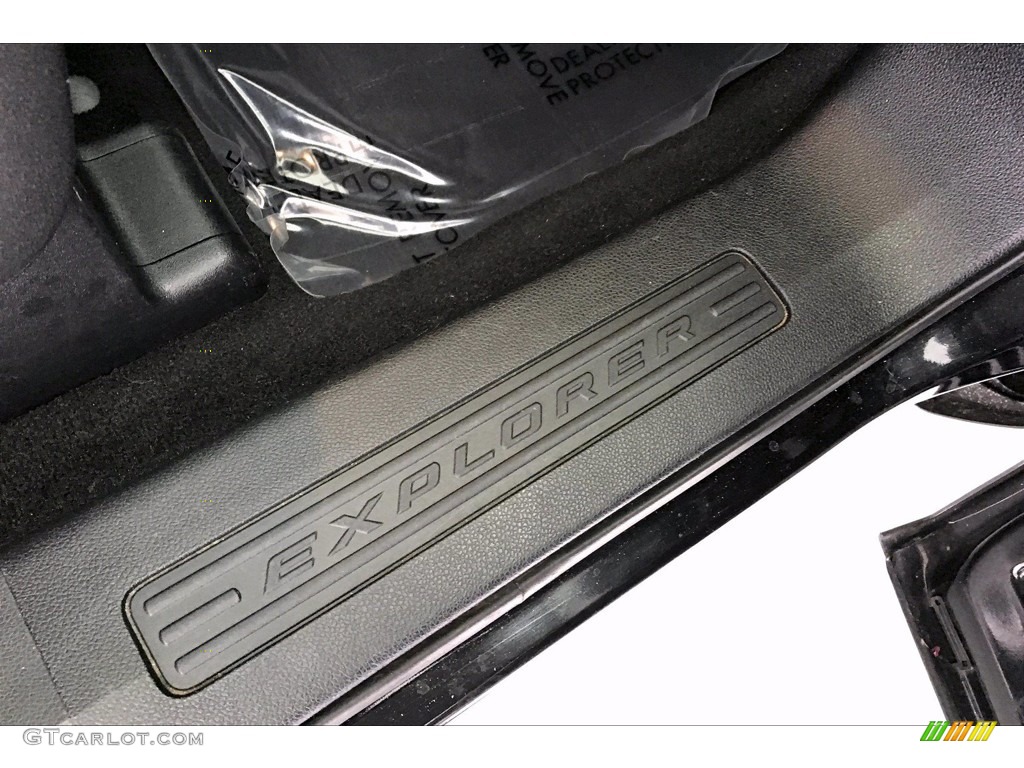 2019 Ford Explorer XLT Marks and Logos Photo #142064859