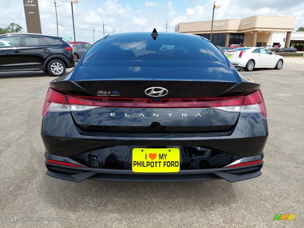 2021 Elantra SE - Phantom Black / Black photo #8