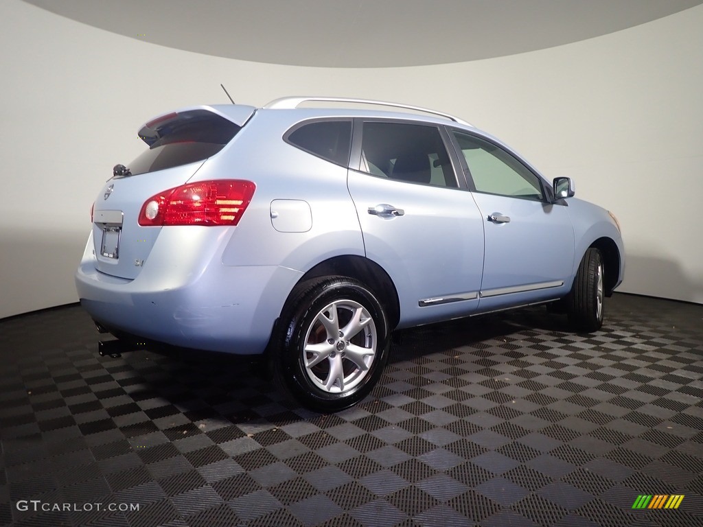 2011 Rogue SV - Gotham Gray Metallic / Gray photo #16