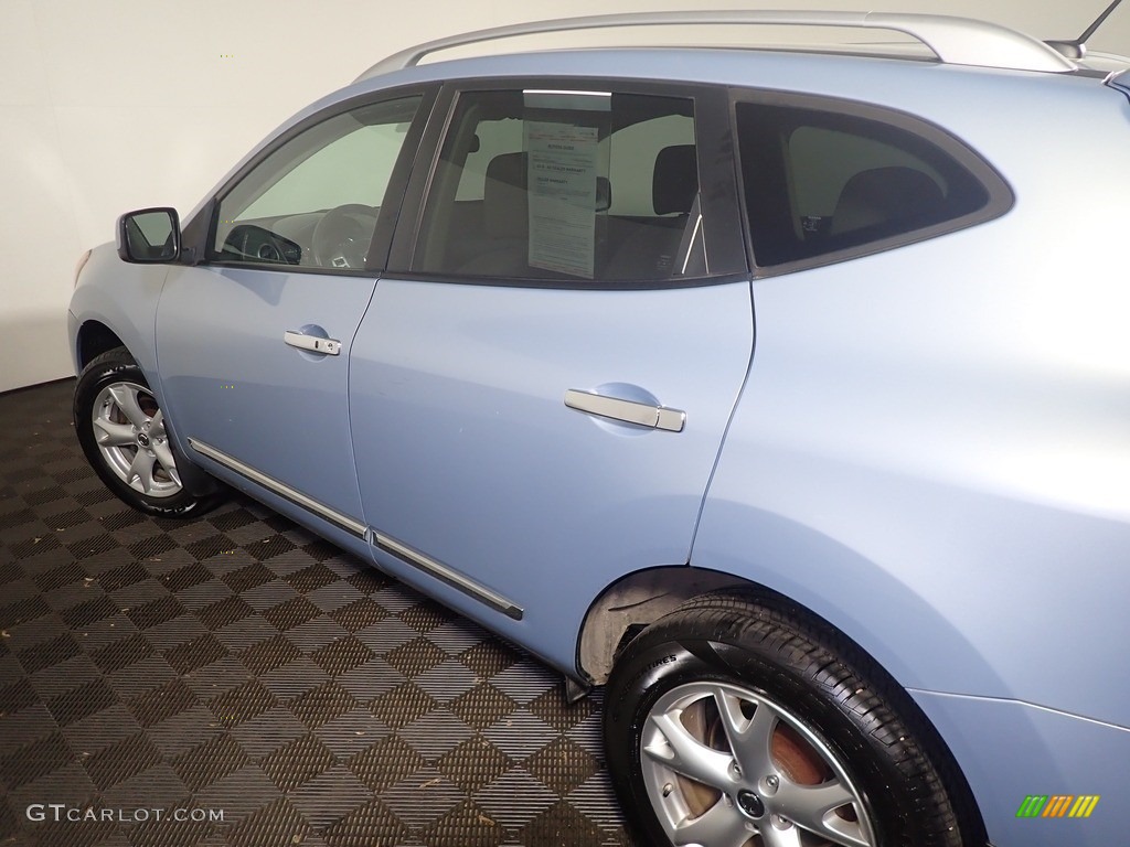 2011 Rogue SV - Gotham Gray Metallic / Gray photo #18
