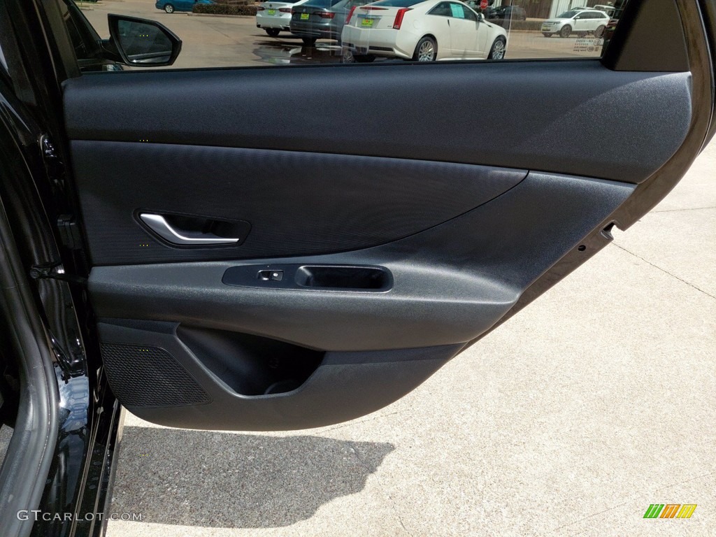 2021 Elantra SE - Phantom Black / Black photo #24