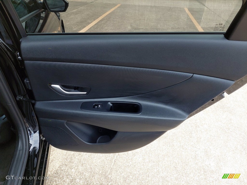 2021 Elantra SE - Phantom Black / Black photo #26