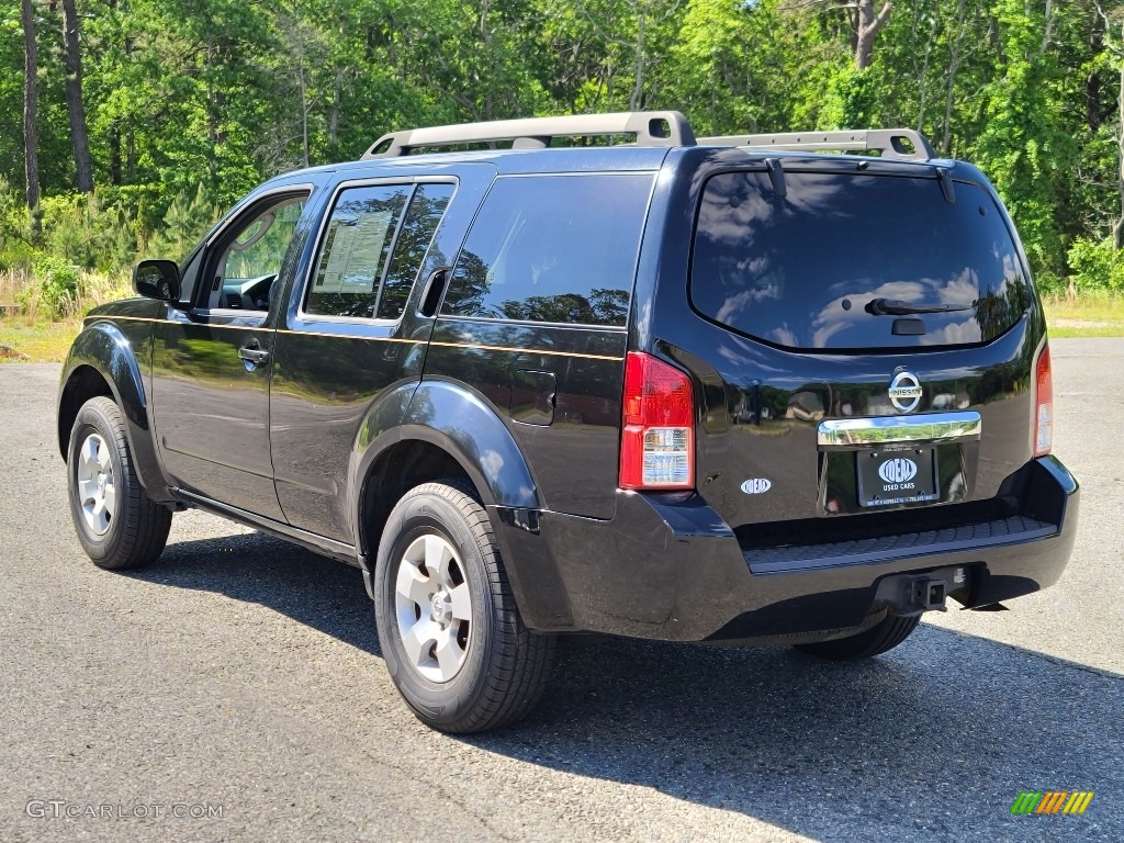2011 Pathfinder LE 4x4 - Super Black / Graphite photo #3
