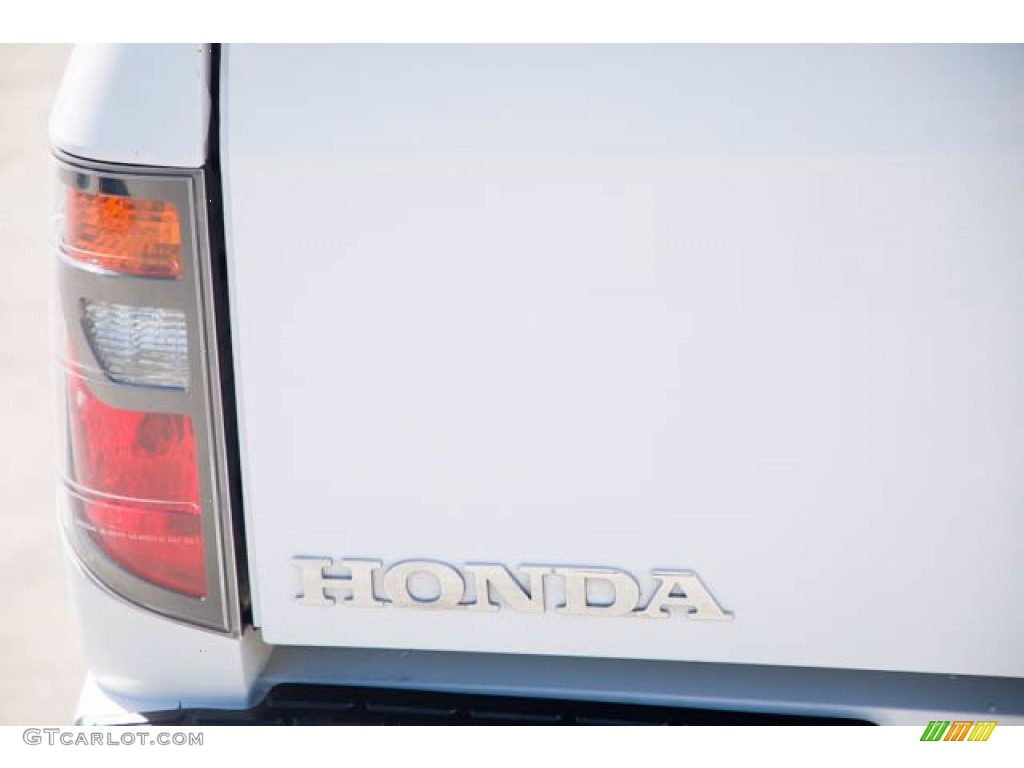 2007 Ridgeline RTS - White / Black photo #10