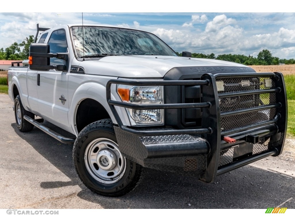 2015 F250 Super Duty Lariat Super Cab 4x4 - Oxford White / Steel photo #1